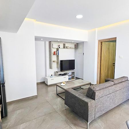 Eviathe Apartments Larnaca Bagian luar foto