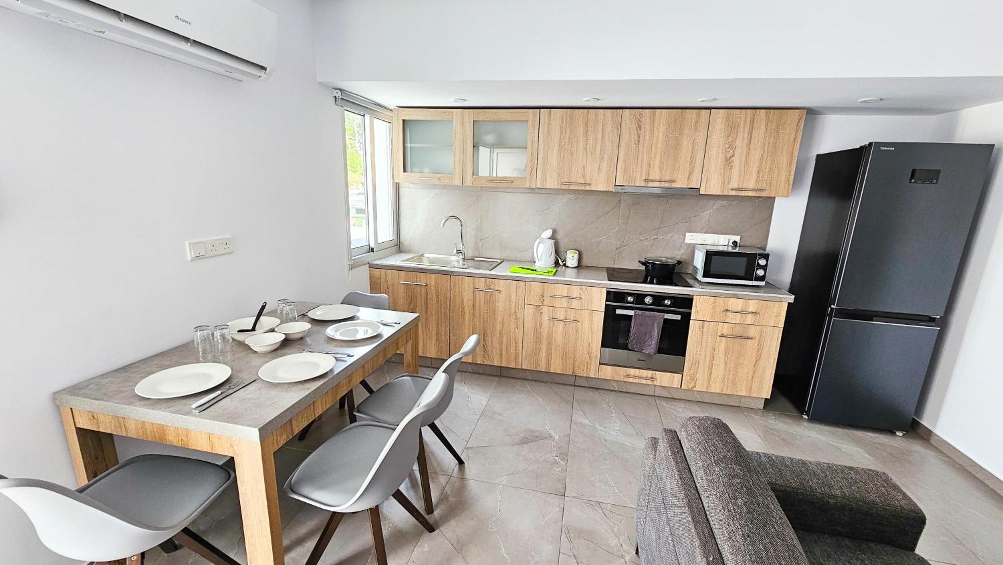 Eviathe Apartments Larnaca Bagian luar foto
