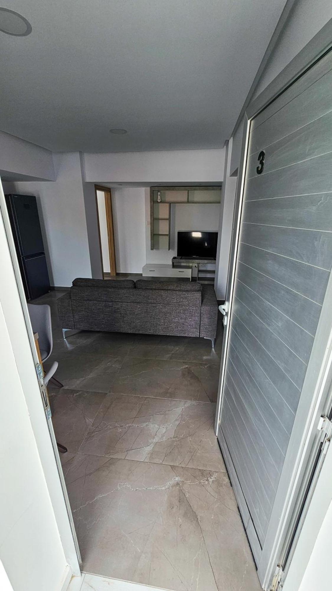 Eviathe Apartments Larnaca Bagian luar foto