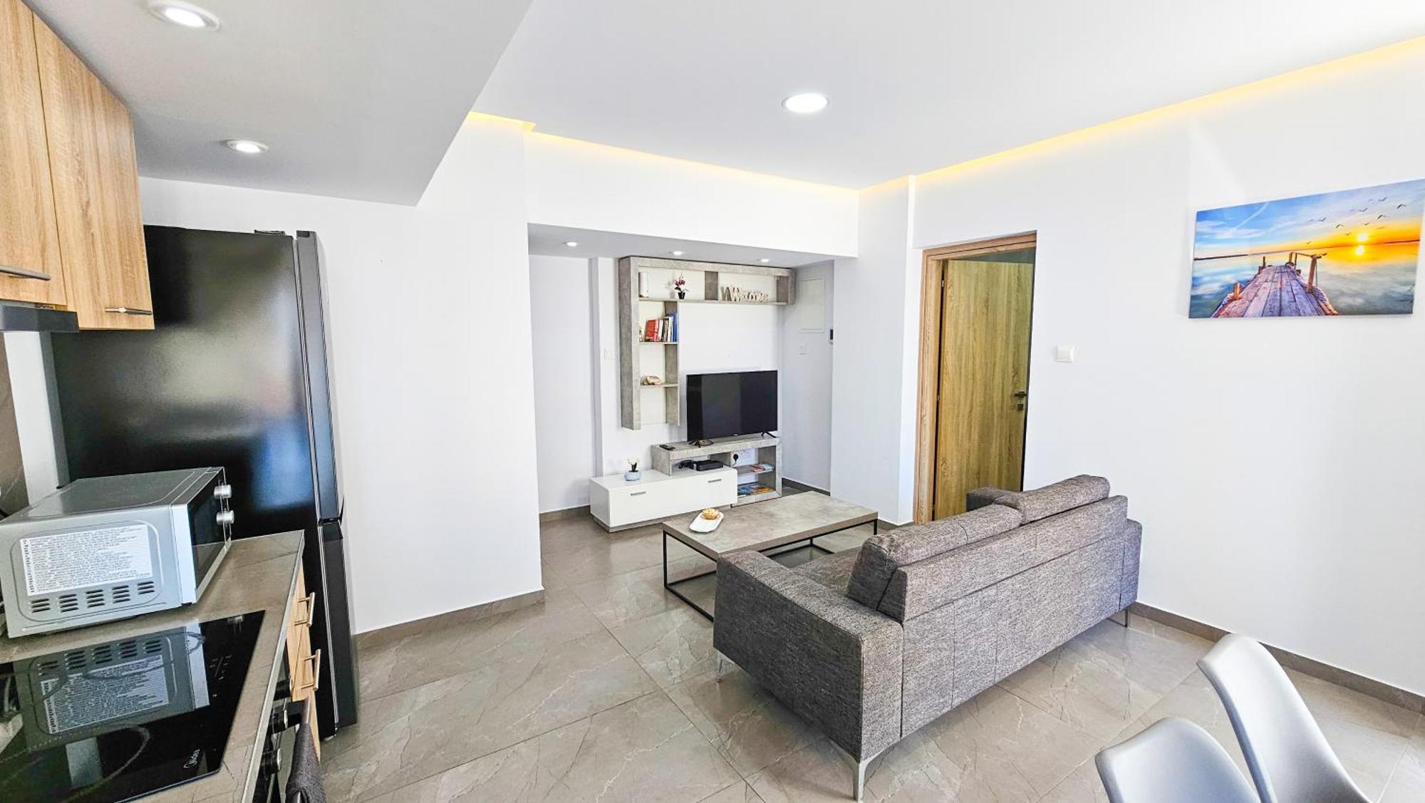 Eviathe Apartments Larnaca Bagian luar foto